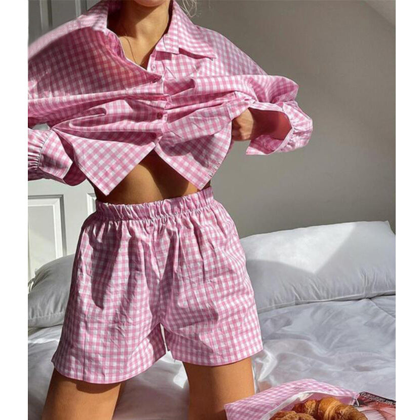 Costum de damă de primăvară și vară cu dungi, bluză lejeră cu mâneci lungi și pantaloni scurți, stil casual la modă