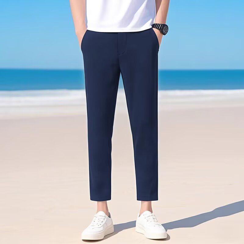 Pantaloni lungi, evazați, cu croială lejeră și drapaj casual